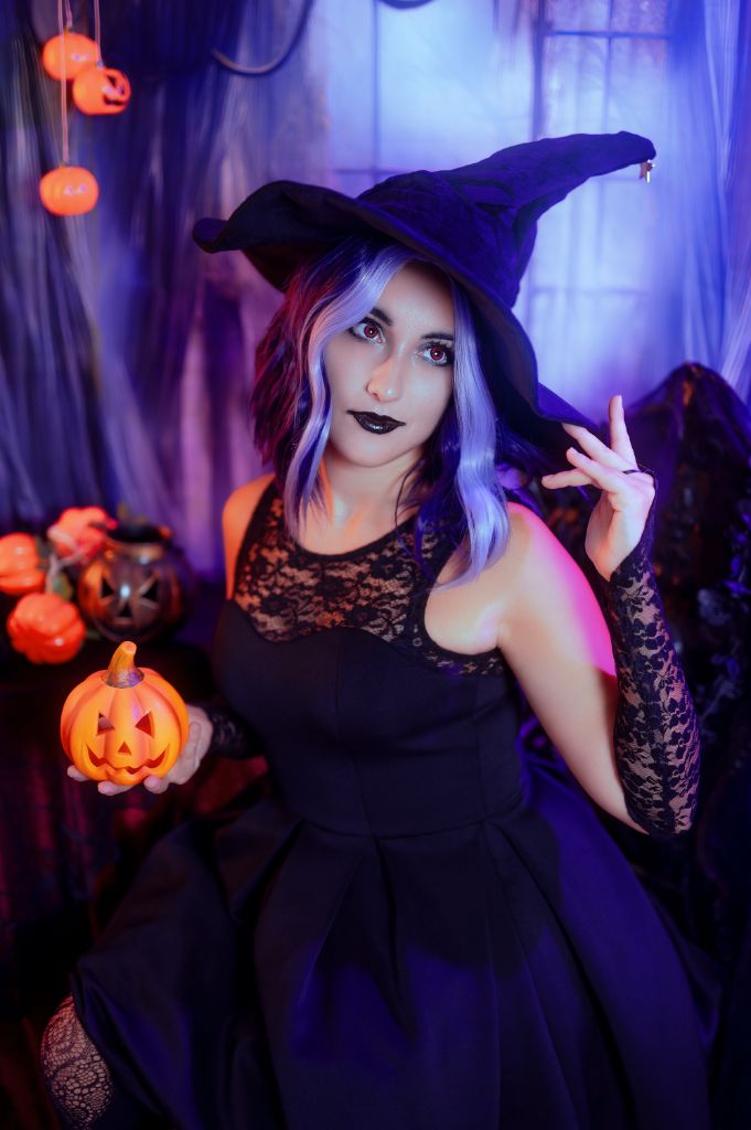Ritratto Halloween atmosfera viola